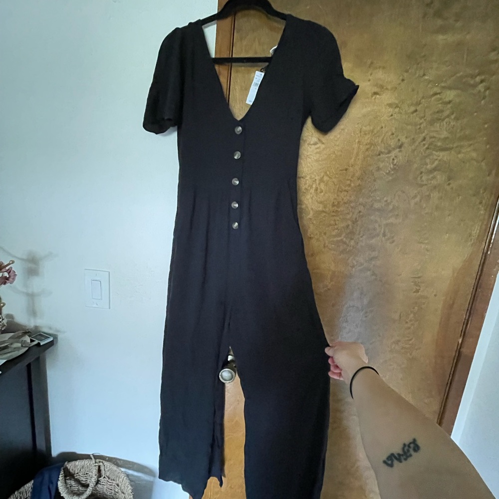 American Eagle jumpsuit WITH pockets. NWT, never worn